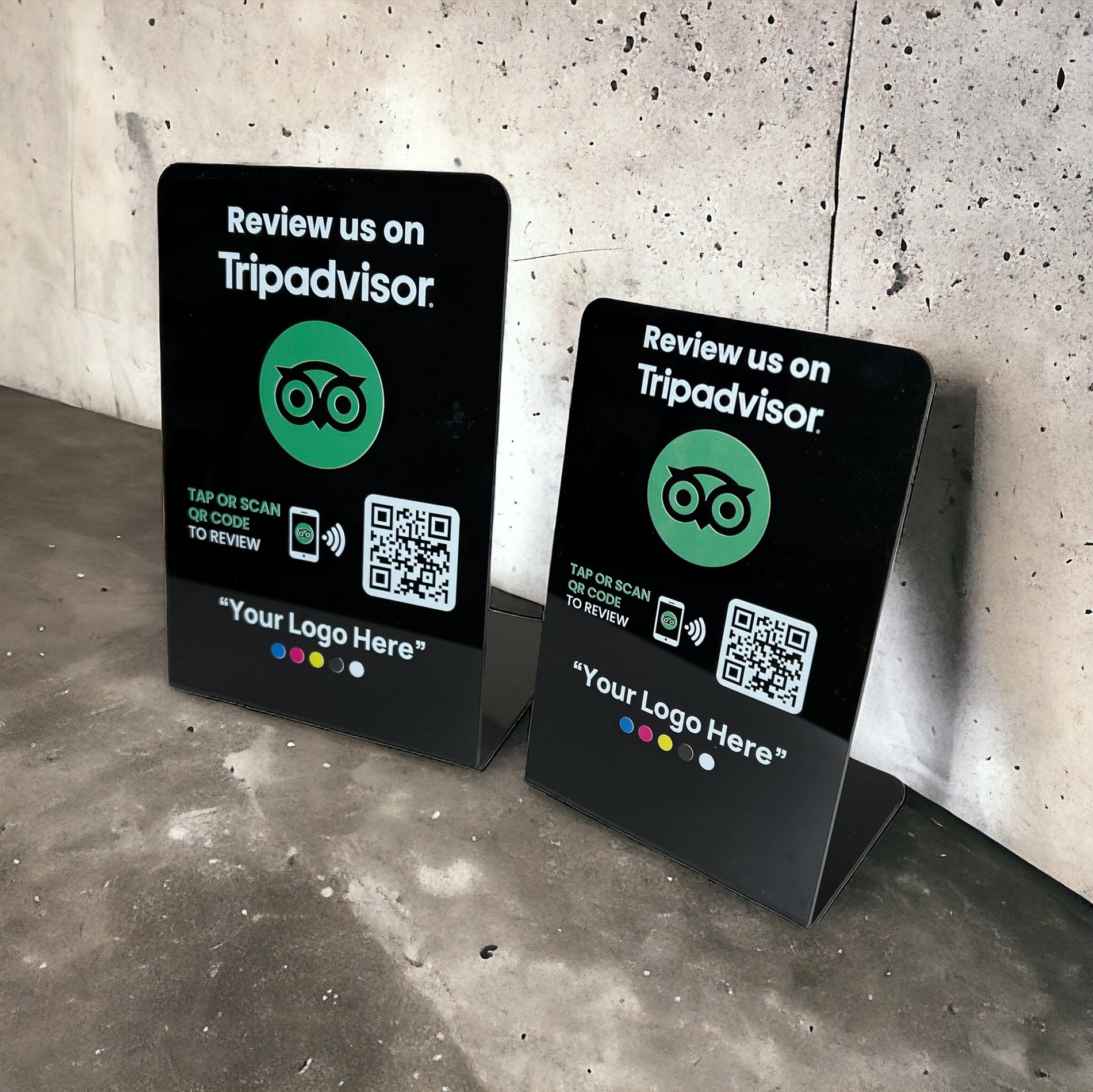 Smart-Tap, Tripadvisor Table Talker με NFC/QR Code, L-Shape με το λογότυπο σας. Μικρό και μεγάλο. Σε μαύρο χρώμα