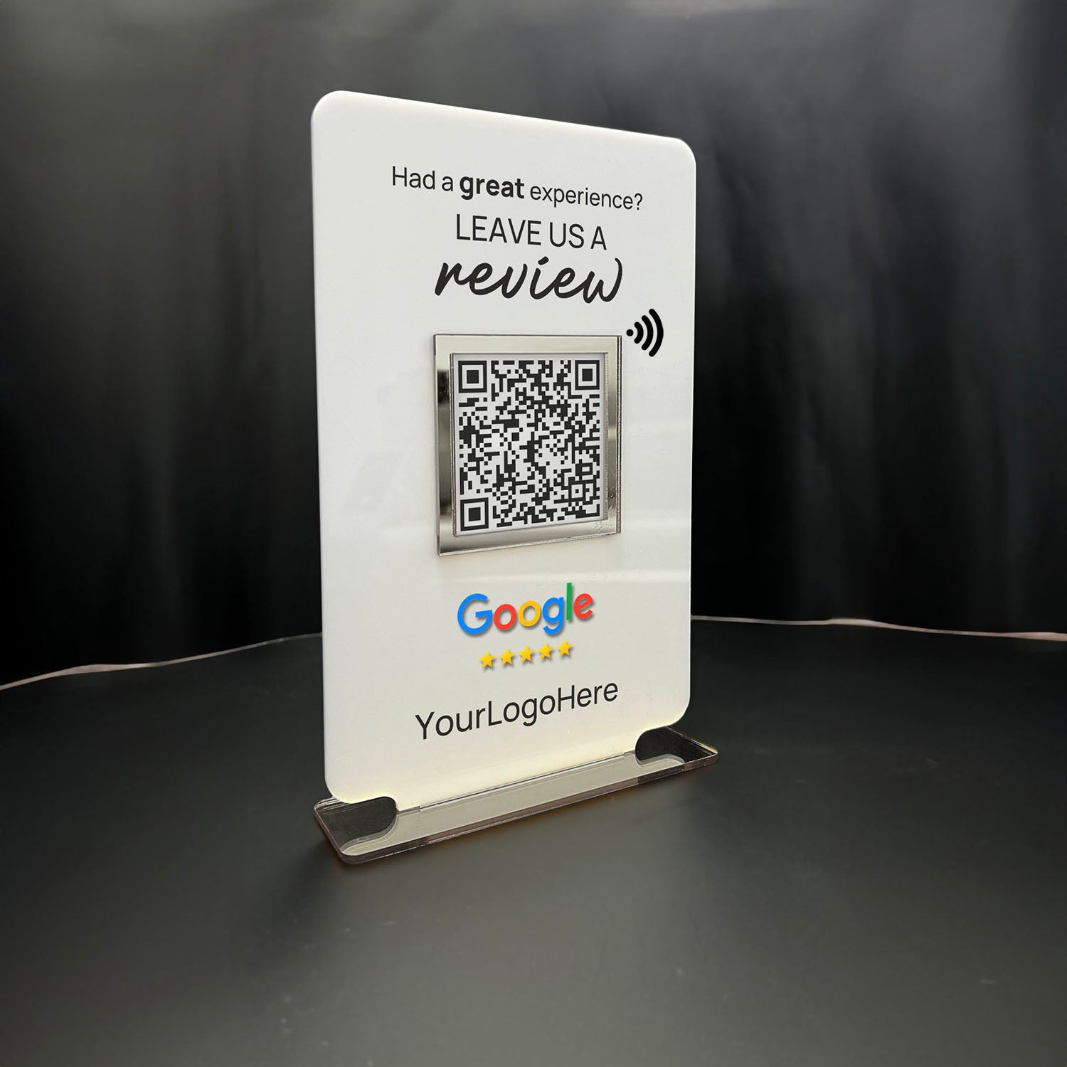 Smart-Tap, Google Review Table Talker με NFC/QR Code, T-Shape Big με το λογότυπό σας. Άσπρο με ασημένια διακοσμητικά