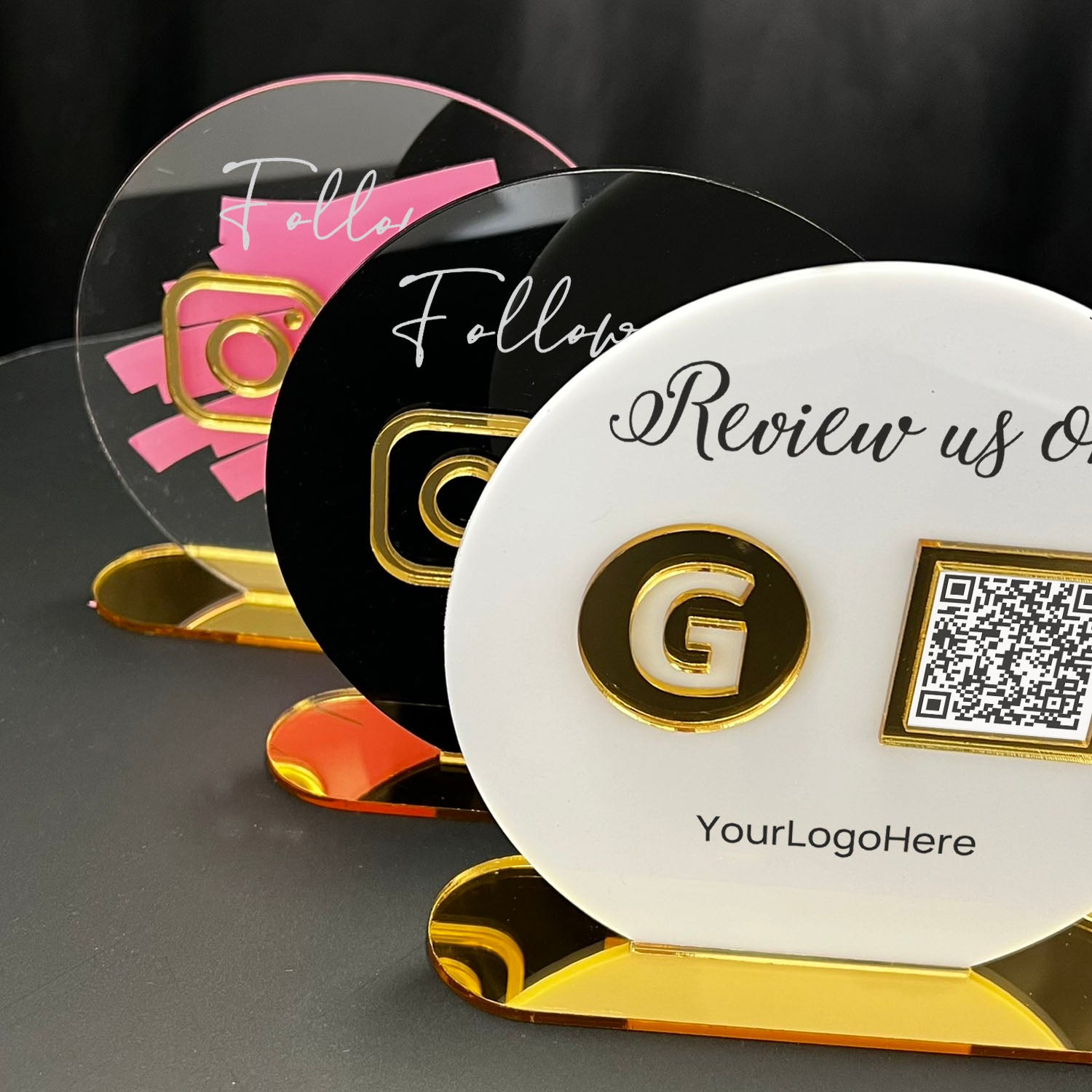 Smart-Tap, Google Review Table Talker με NFC/QR Code, O-Shape με το λογότυπό σας. Διάφανη, μαύρη ή άσπρη πλάτη με χρυσά διακοσμητικά