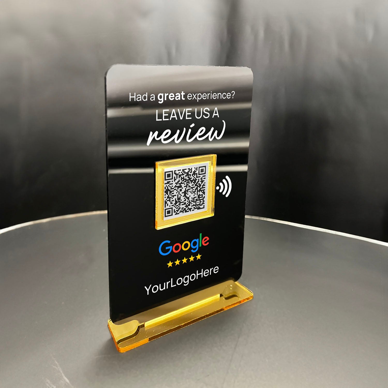 Smart-Tap, Google Review Table Talker με NFC/QR Code, T-Shape Small με το λογότυπό σας. Μαύρο με χρυσά διακοσμητικά